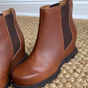 Sorel JOAN OF ARCTIC WEDGE III CHELSEA Boot. Waterproof Leather. Size 9